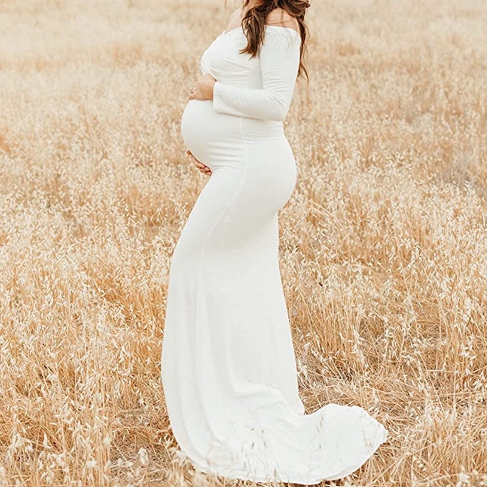 Off the Shoulder Sweetheart Neckline Fitted Long Sleeve Maternity Gown Off white